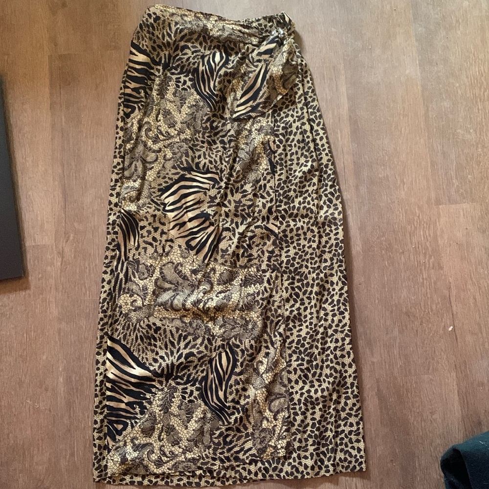 Cheetah/leopard print ankle length wrap style skirt with ties at the top.